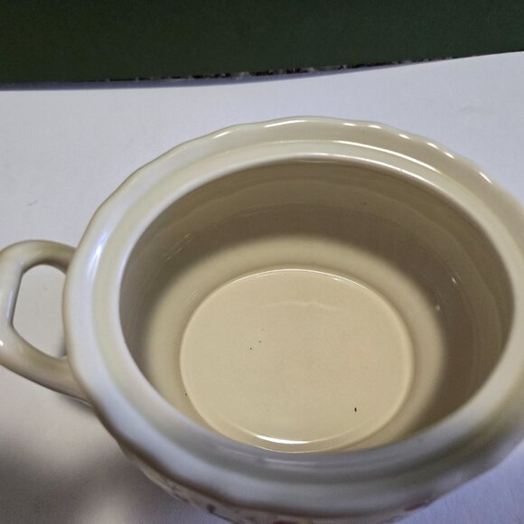 Mikasa Sugar Bowl with Salt & Pepper Shakers - Picture 7 of 14